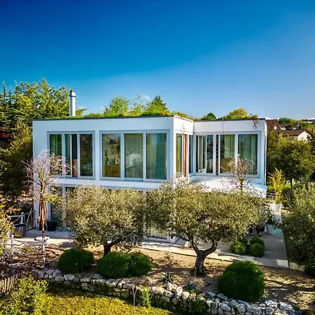 Serenity Sustainable Luxury Retreat By Guestlee *