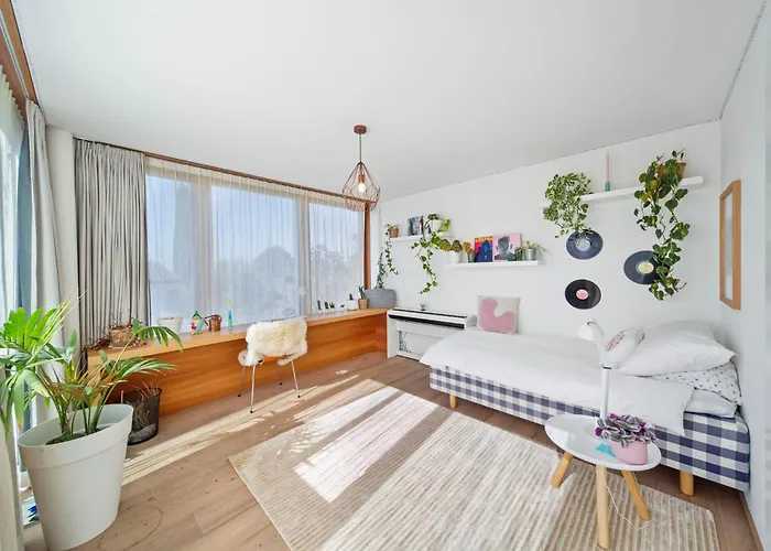 Serenity Sustainable Luxury Retreat By Guestlee Preverenges