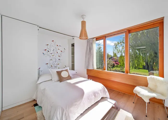 Serenity Sustainable Luxury Retreat By Guestlee Preverenges