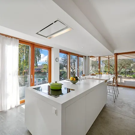 Serenity Sustainable Luxury Retreat By Guestlee